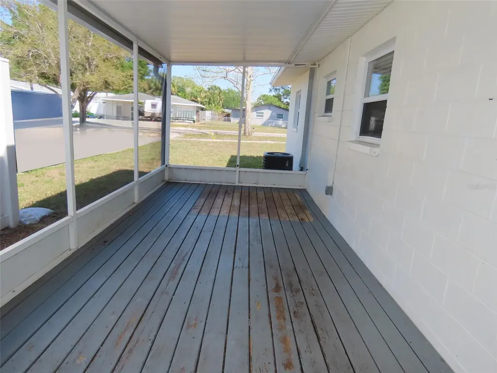 8055 33rd Avenue N St Petersburg FL 33710