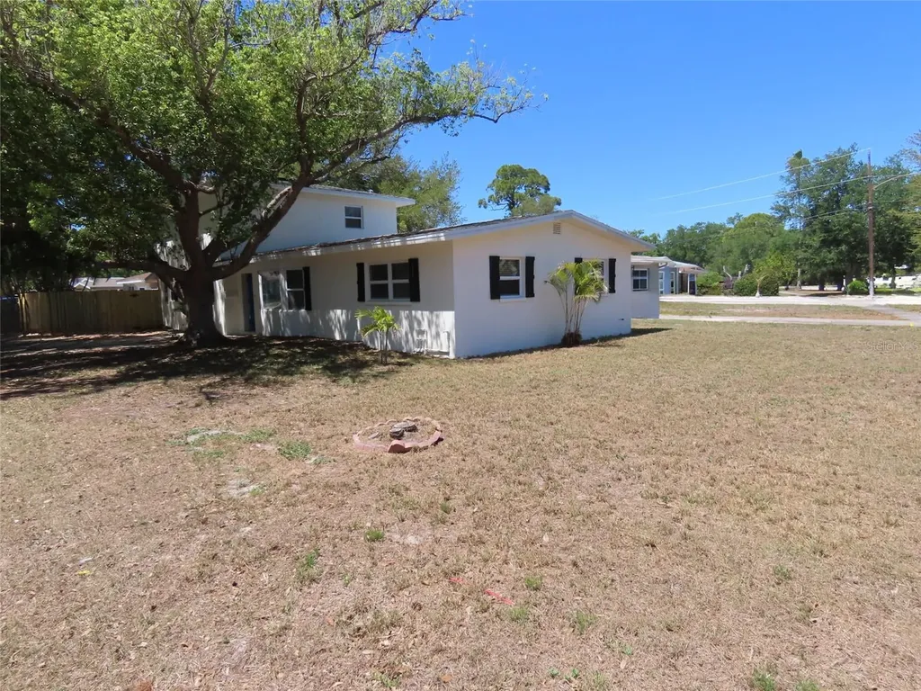 8055 33rd Avenue N St Petersburg FL 33710