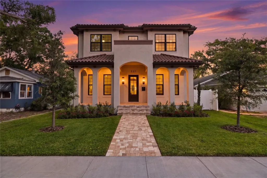 221 43rd Avenue N St Petersburg FL 33703