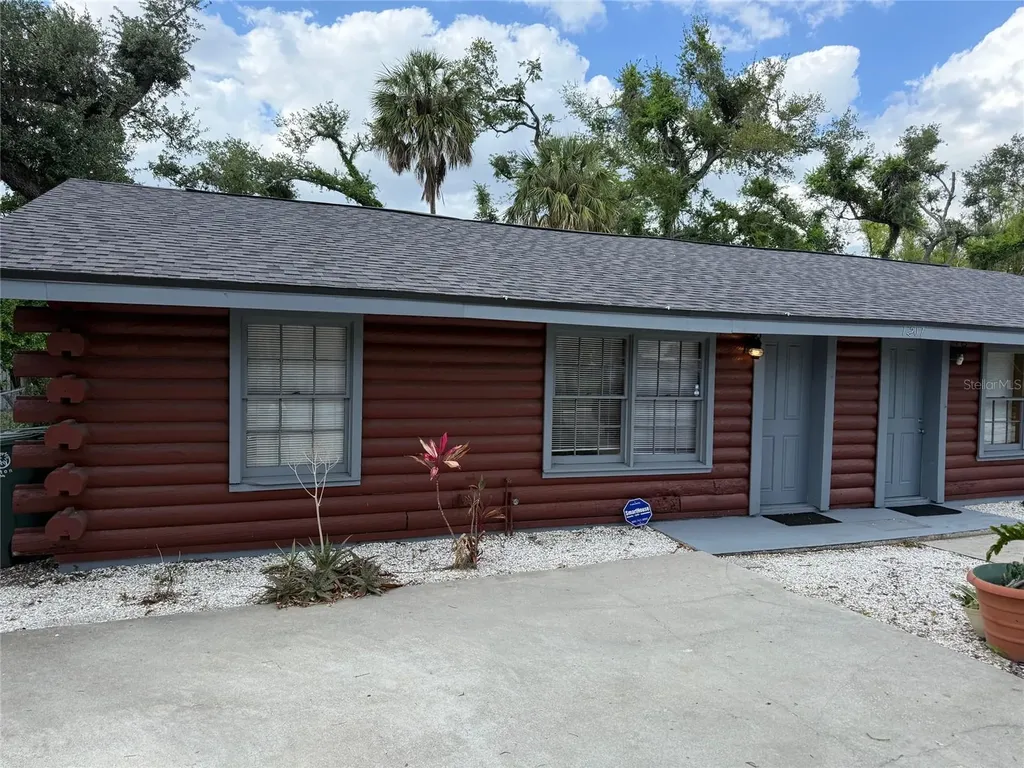 1207 3rd Avenue E Bradenton FL 34208