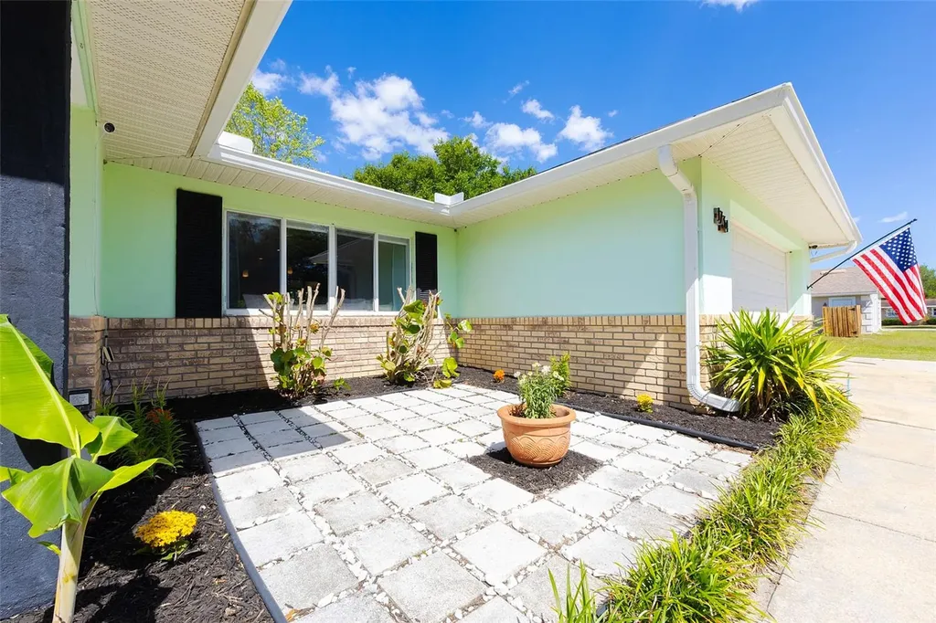 1734 Santiago Street Deland FL 32720