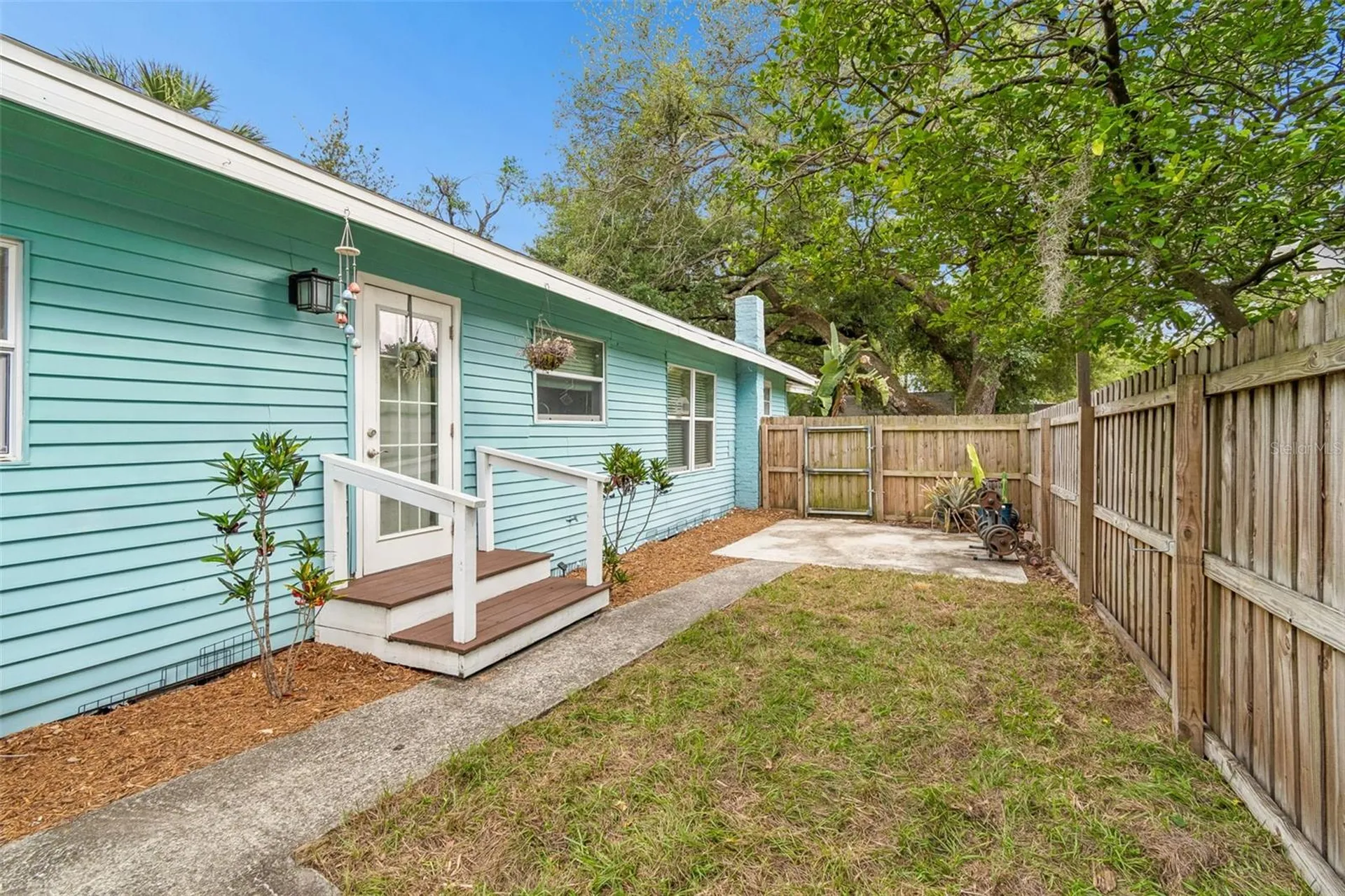 1220 E Emma Street Tampa FL 33603