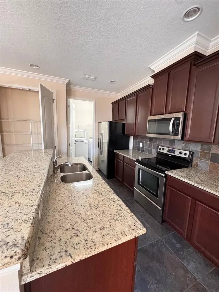 5335 Factors Walk Drive Sanford FL 32771