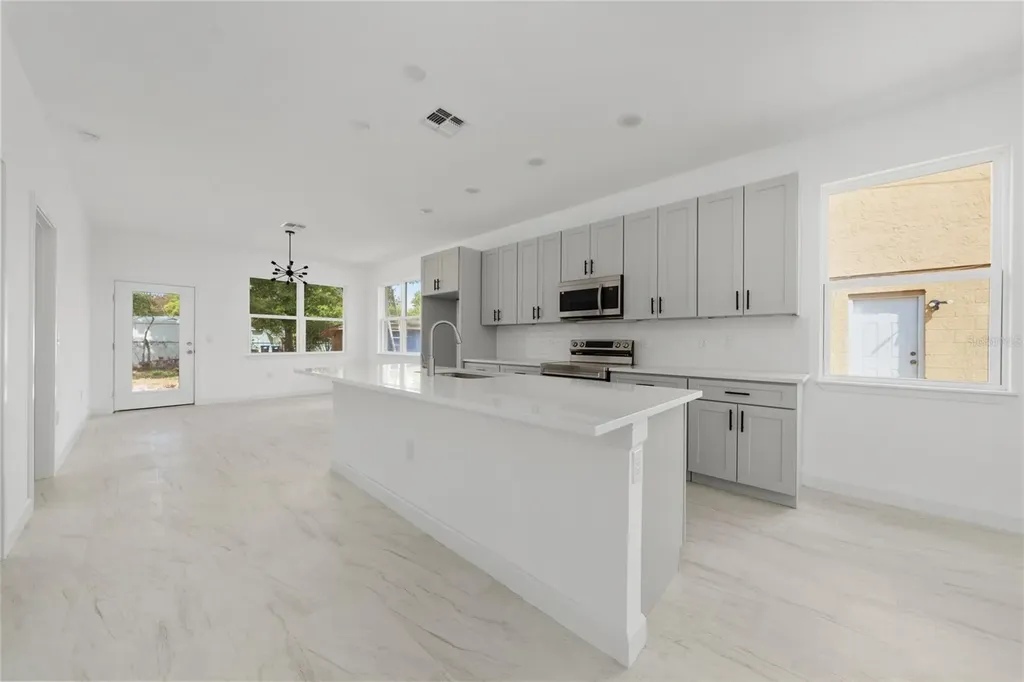 406 S Observatory Drive Orlando FL 32835