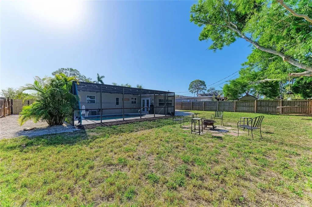 120 60th Street W Bradenton FL 34209