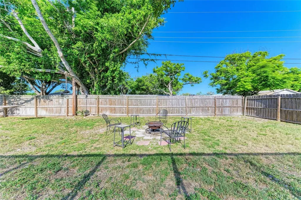 120 60th Street W Bradenton FL 34209