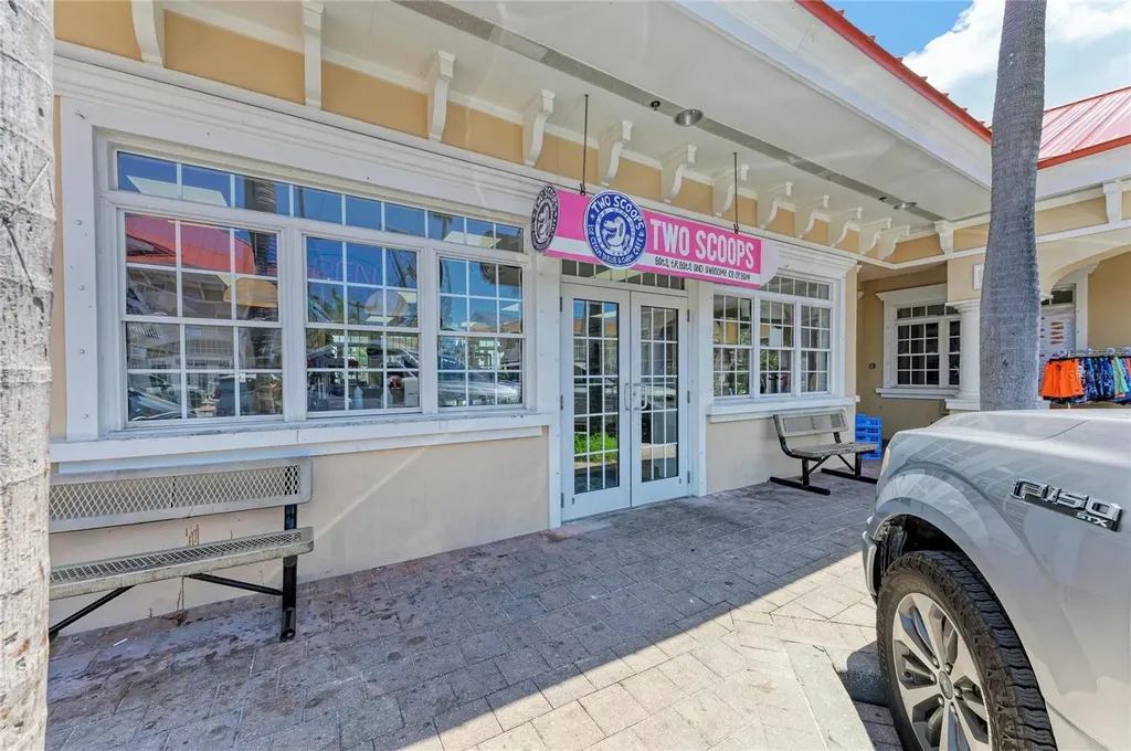120 60th Street W Bradenton FL 34209