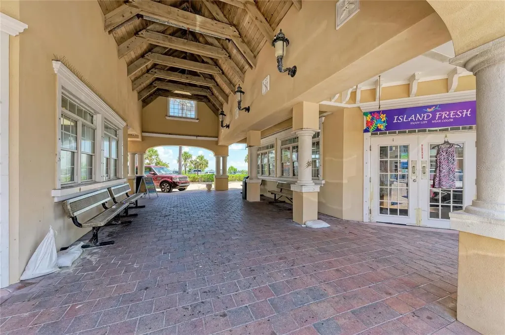 120 60th Street W Bradenton FL 34209