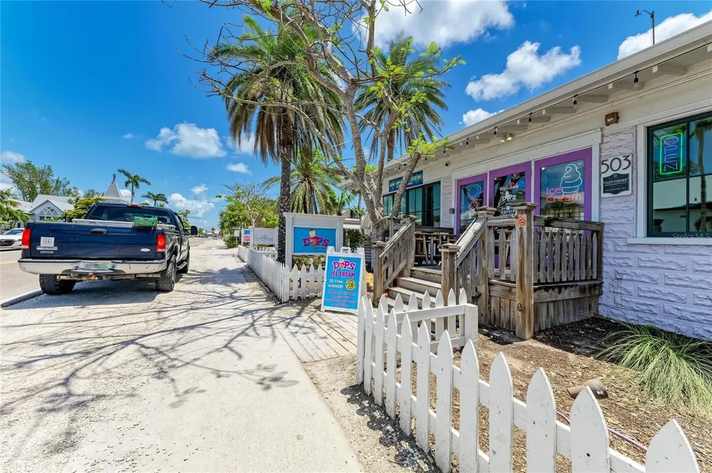 120 60th Street W Bradenton FL 34209