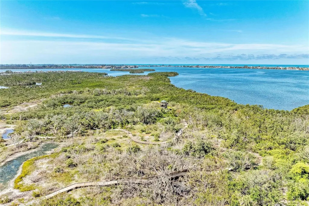 120 60th Street W Bradenton FL 34209
