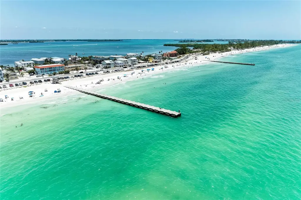 120 60th Street W Bradenton FL 34209