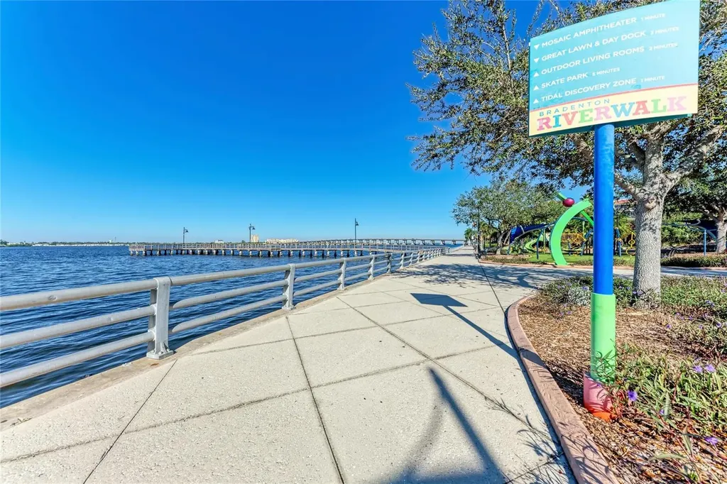 120 60th Street W Bradenton FL 34209