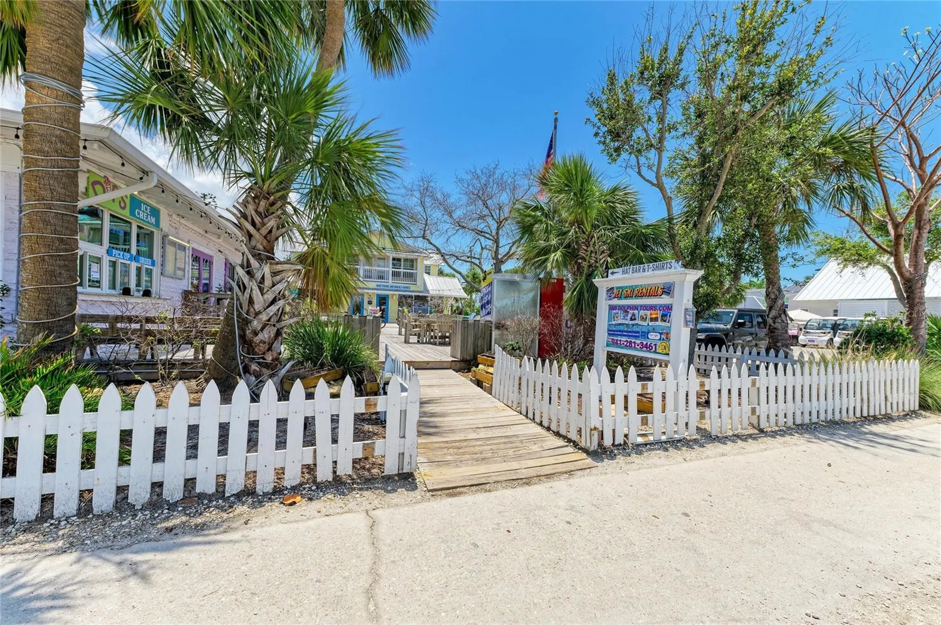 120 60th Street W Bradenton FL 34209