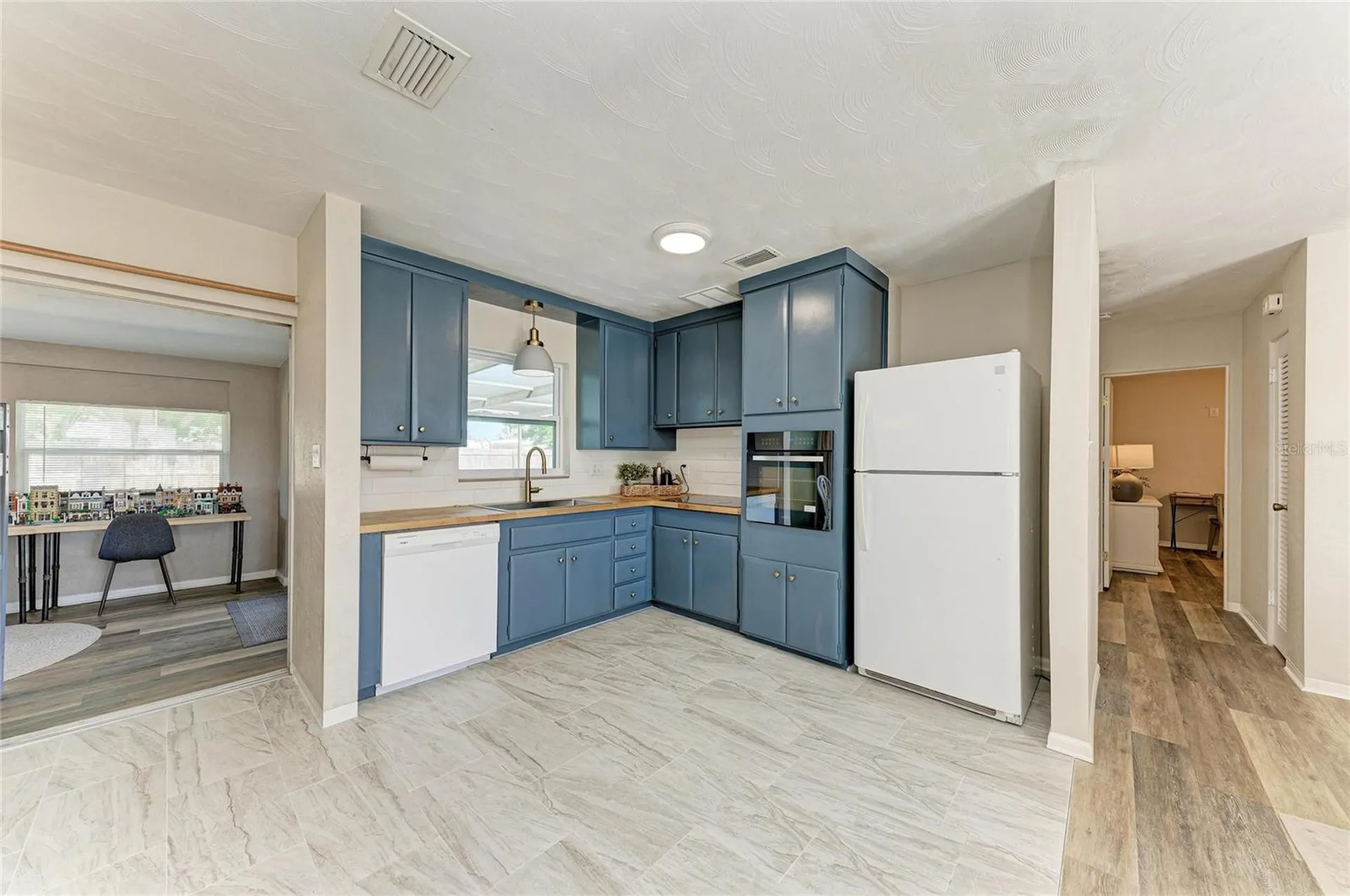 120 60th Street W Bradenton FL 34209