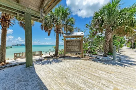 120 60th Street W Bradenton FL 34209