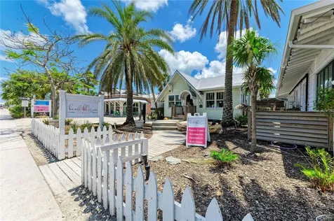 120 60th Street W Bradenton FL 34209