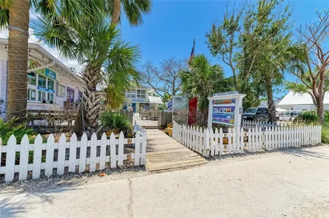 120 60th Street W Bradenton FL 34209