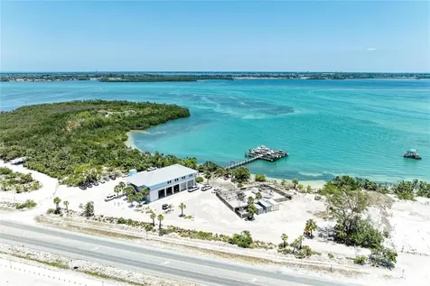 120 60th Street W Bradenton FL 34209
