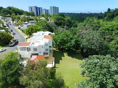 A21 Calle Poppy, Parque Forestal San Juan PR 00926