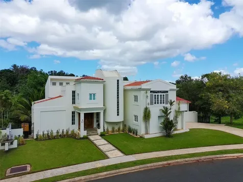 A21 Calle Poppy, Parque Forestal San Juan PR 00926