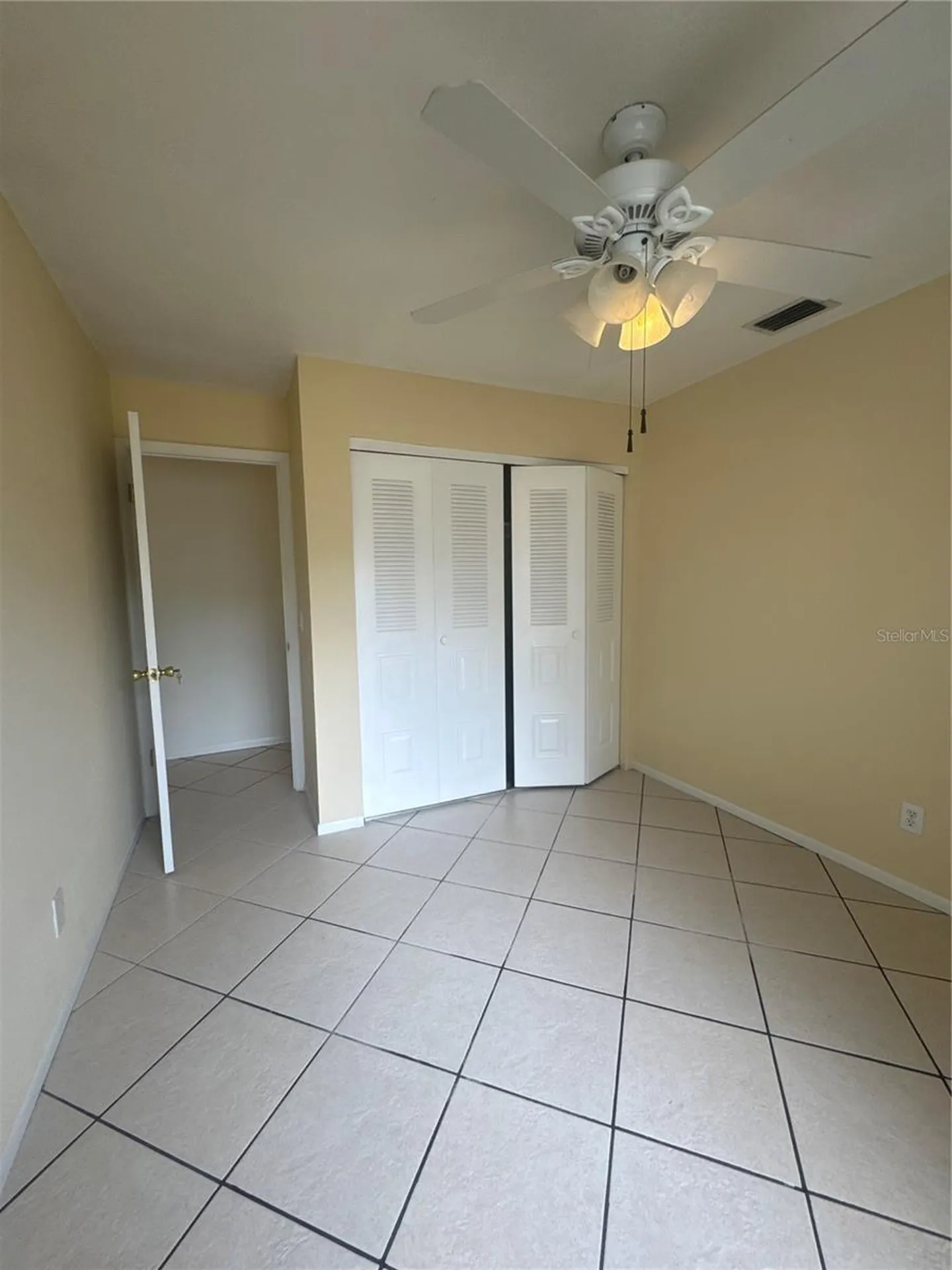2329 Pine Tree Court Kissimmee FL 34744