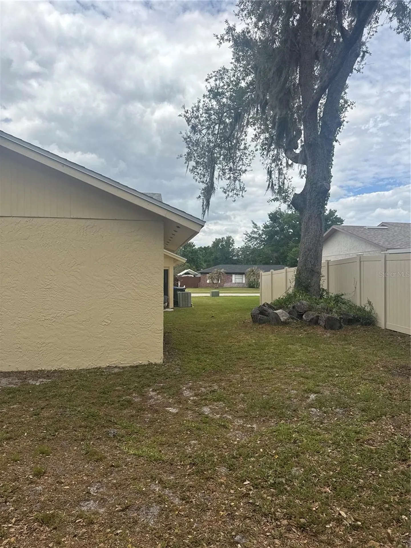2329 Pine Tree Court Kissimmee FL 34744