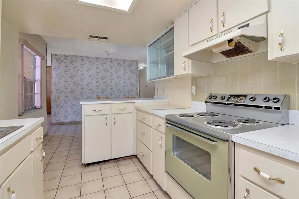 7307 N Albany Avenue Tampa FL 33604