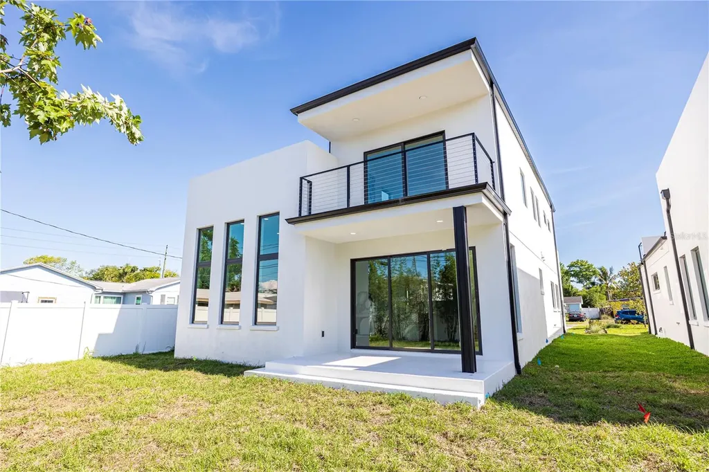 2521 18th Avenue N St Petersburg FL 33713