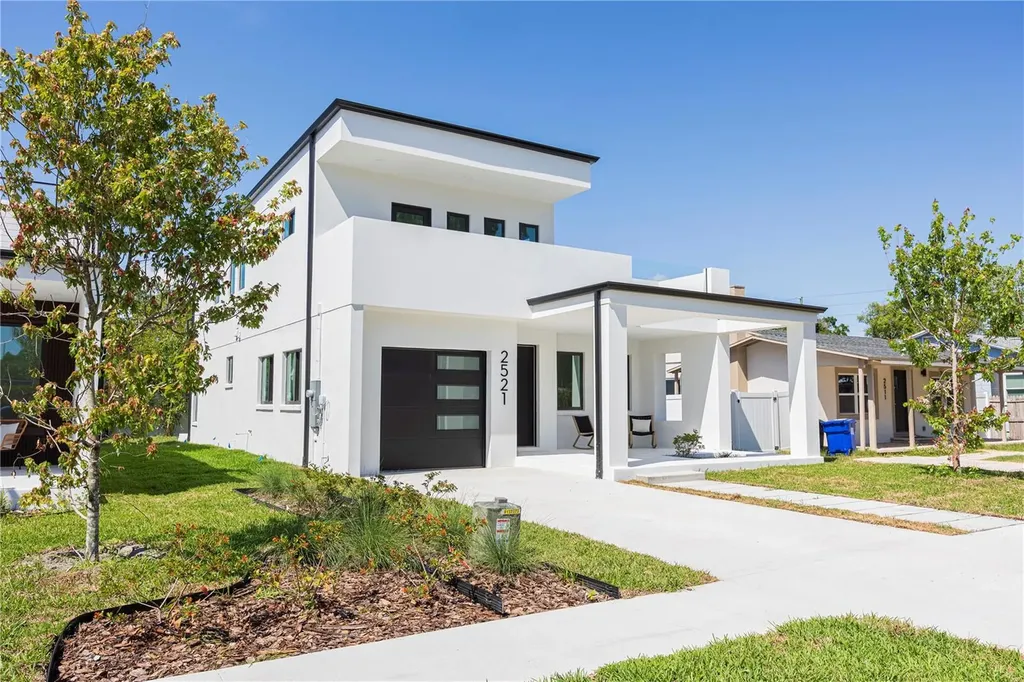 2521 18th Avenue N St Petersburg FL 33713