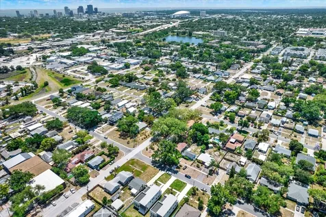 2521 18th Avenue N St Petersburg FL 33713