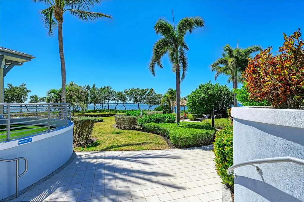 395 Aruba Circle Bradenton FL 34209