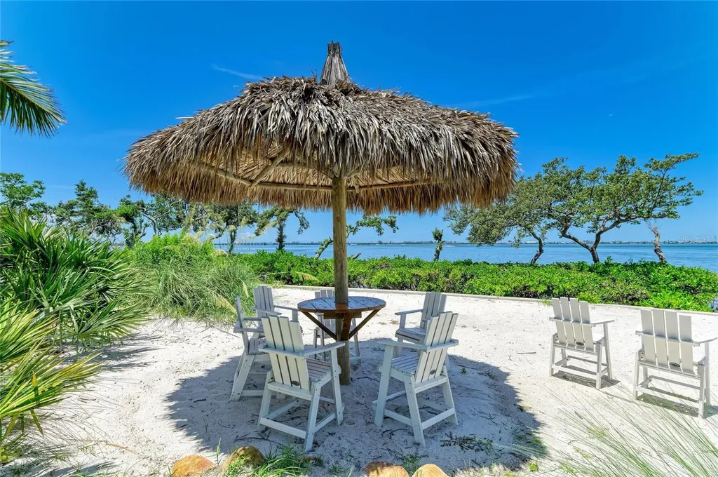 395 Aruba Circle Bradenton FL 34209