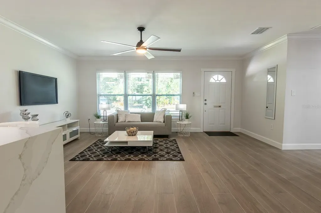 590 45th Street Sarasota FL 34234