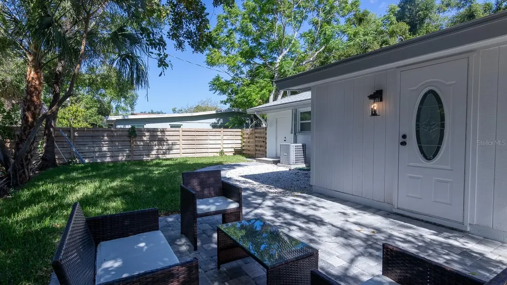590 45th Street Sarasota FL 34234