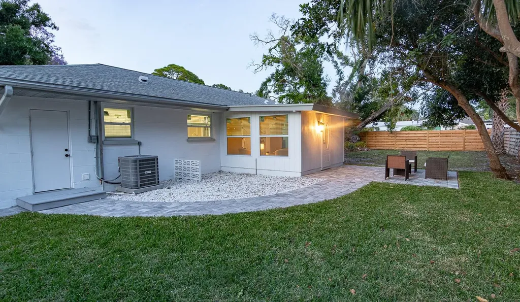590 45th Street Sarasota FL 34234