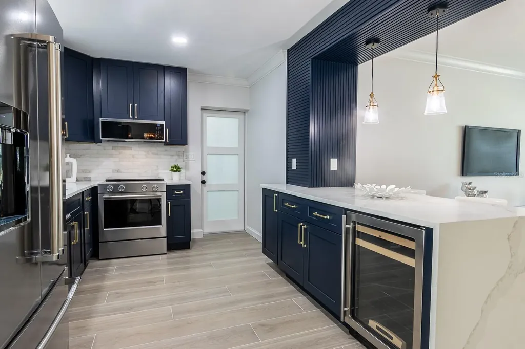 590 45th Street Sarasota FL 34234