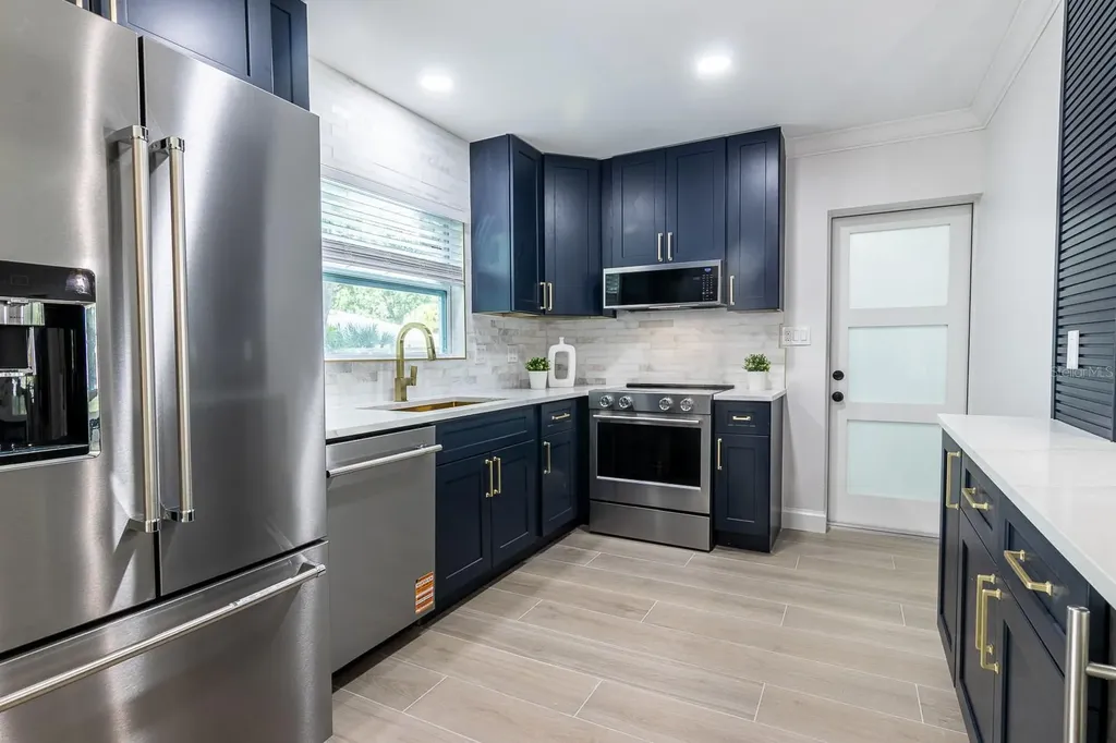 590 45th Street Sarasota FL 34234
