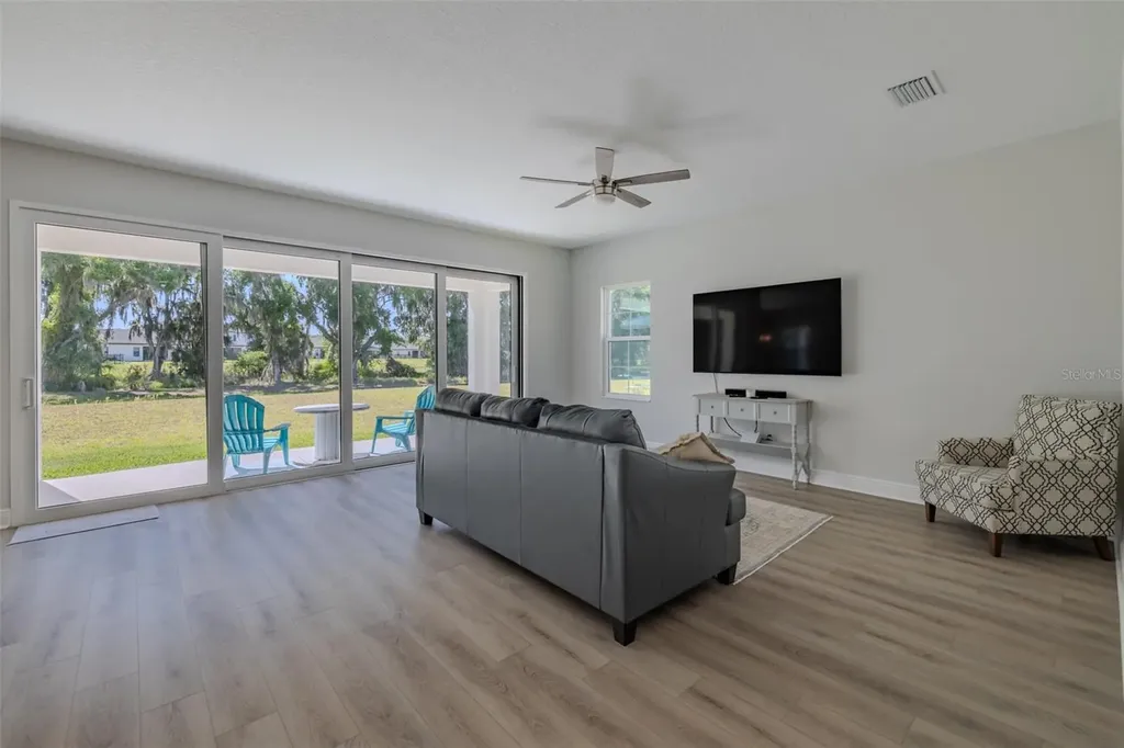 14733 Gallop Run Drive Lithia FL 33547