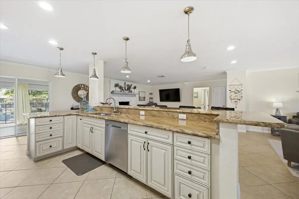 4103 Pinar Drive Bradenton FL 34210