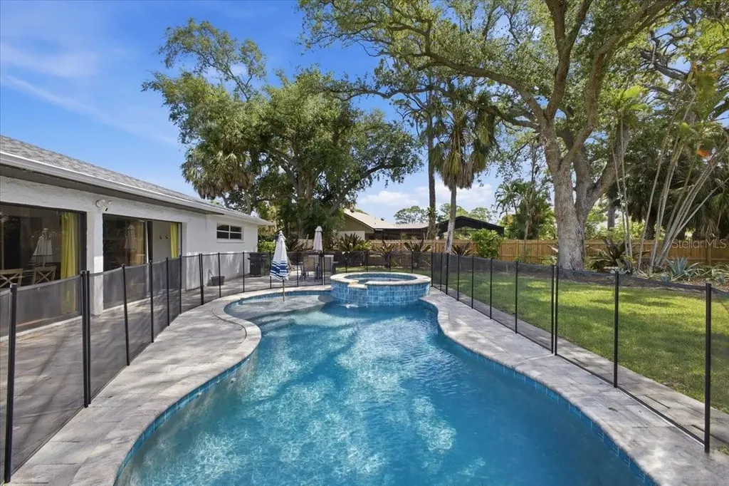 4103 Pinar Drive Bradenton FL 34210