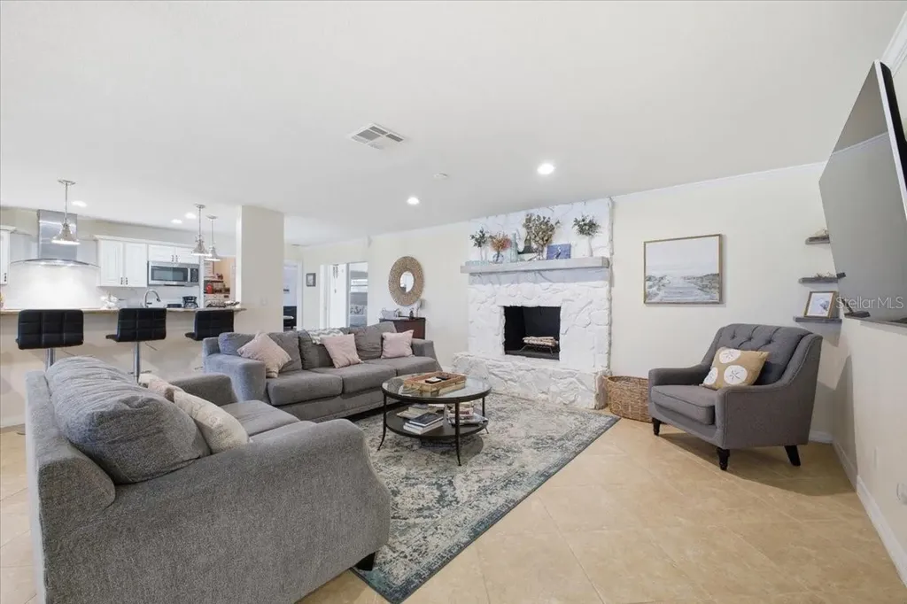 4103 Pinar Drive Bradenton FL 34210