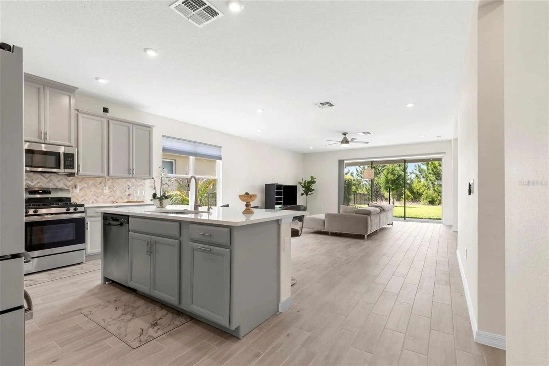 33410 Castaway Loop Wesley Chapel FL 33543