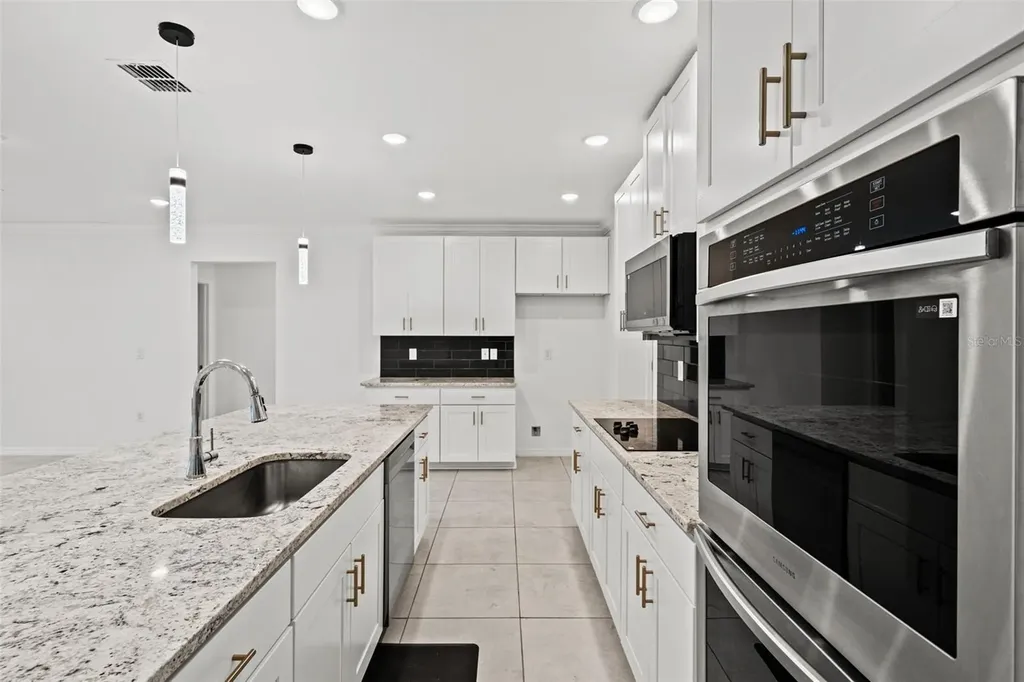 13296 Thrasher Avenue Weeki Wachee FL 34614