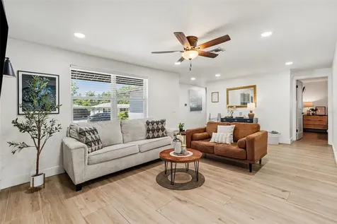 1812 W Crawford Street Tampa FL 33604