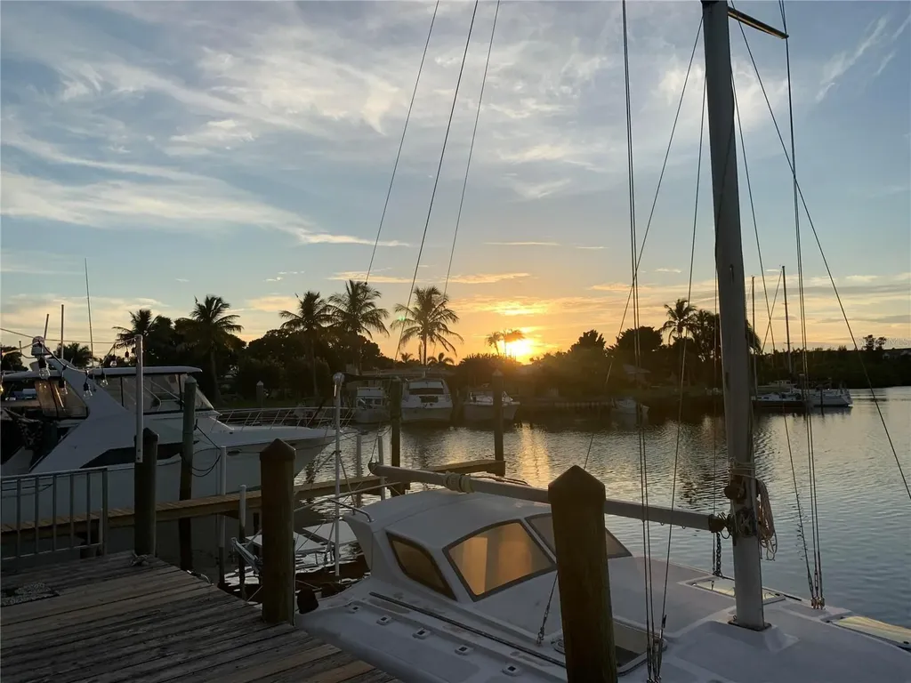 7150 N Tamiami Trail Sarasota FL 34243