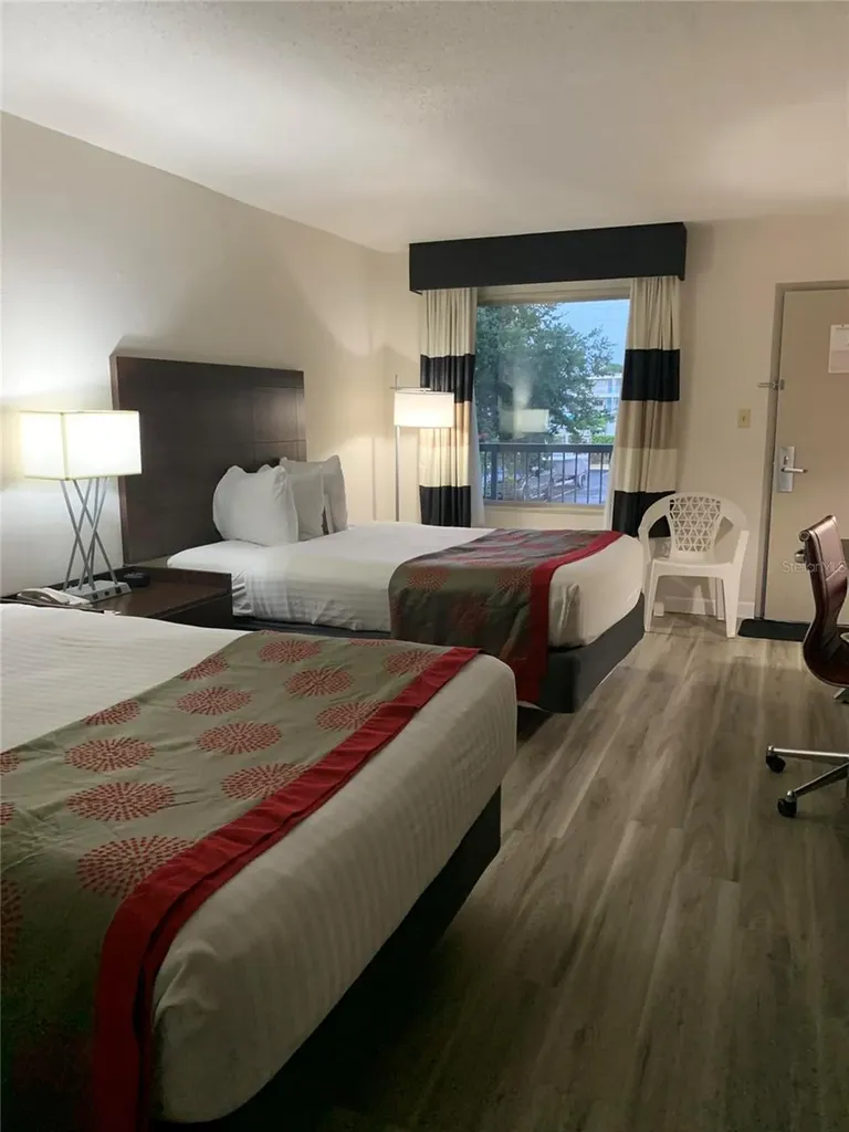 7150 N Tamiami Trail Sarasota FL 34243