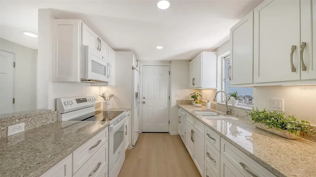 239 Hourglass Way Sarasota FL 34242