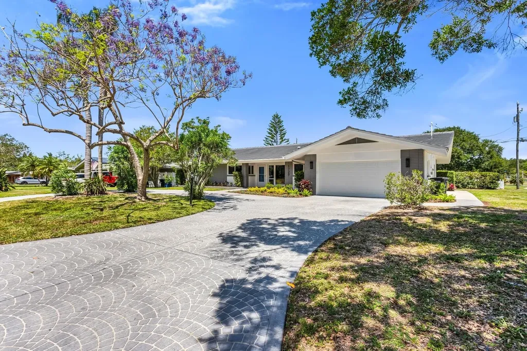 1720 Brentwood Drive Clearwater FL 33756