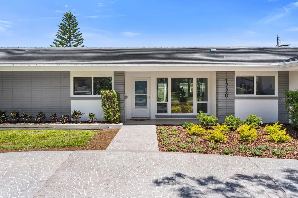 1720 Brentwood Drive Clearwater FL 33756