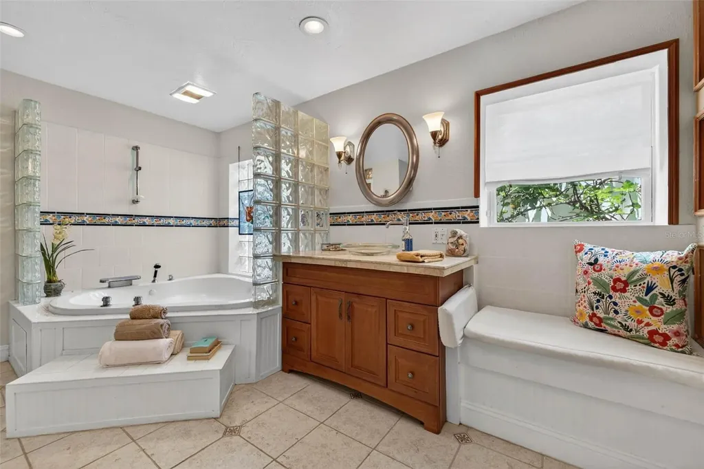 342 2nd Avenue N Tierra Verde FL 33715